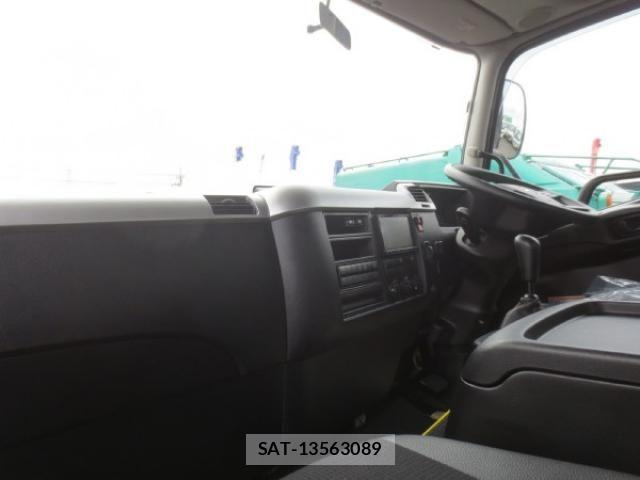 Mitsubishi FIGHTER 2020-03 1256778-12