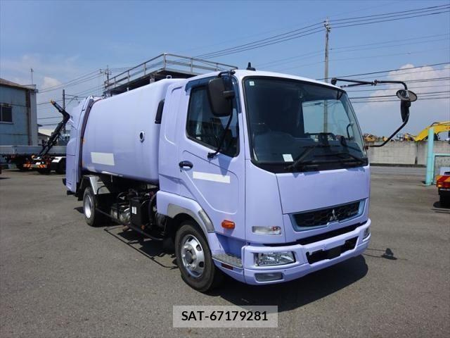 Mitsubishi FIGHTER 2019-10 1271859-1