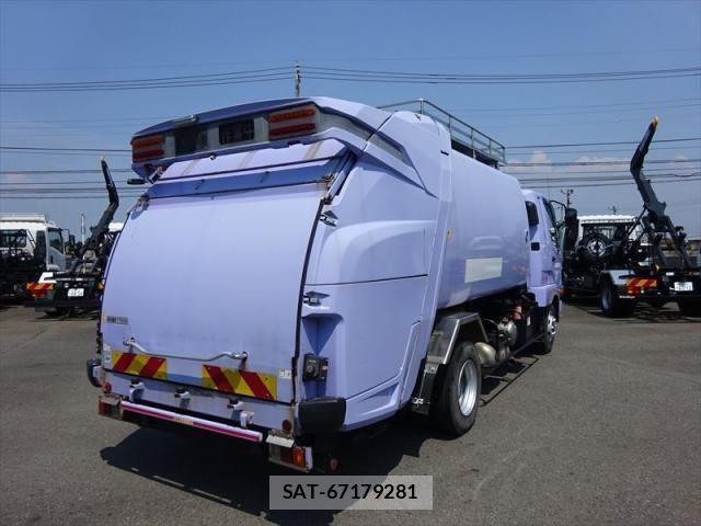 Mitsubishi FIGHTER 2019-10 1271859-3