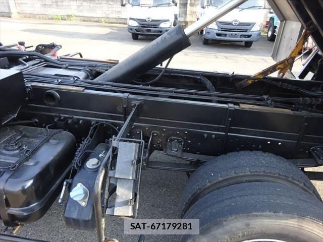Mitsubishi FIGHTER 2019-10 1271859-4