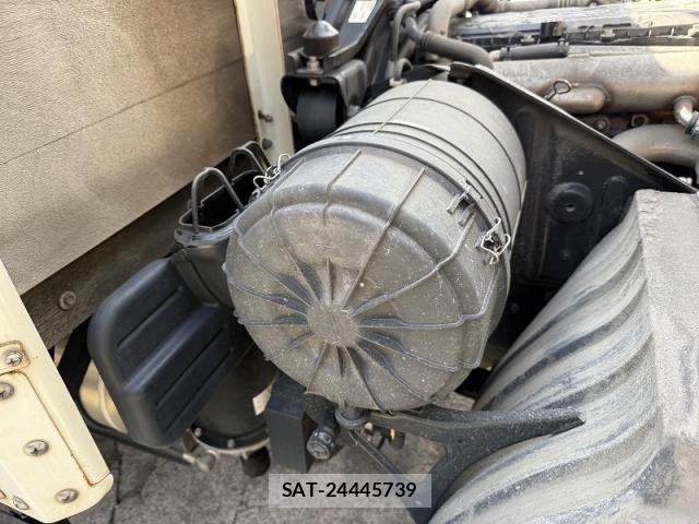 Mitsubishi FIGHTER 2018-09 1271858-25