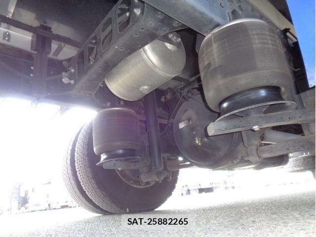 Mitsubishi FIGHTER 2021-04 1372189-16