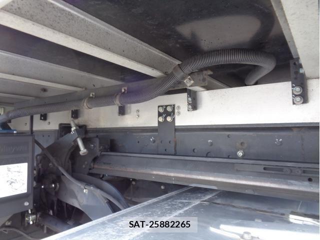 Mitsubishi FIGHTER 2021-04 1372189-21