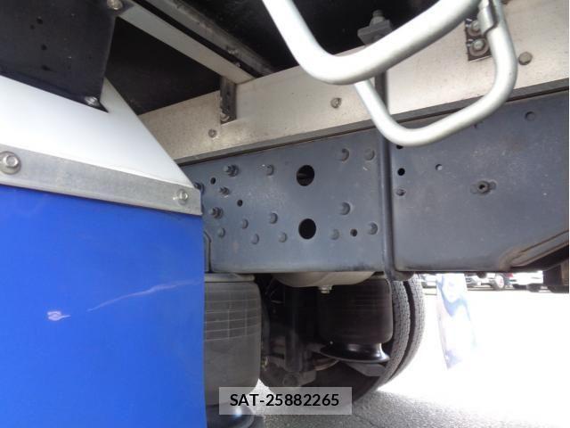 Mitsubishi FIGHTER 2021-04 1372189-22