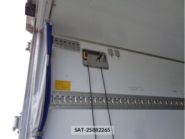 Mitsubishi FIGHTER 2021-04 1372189-7