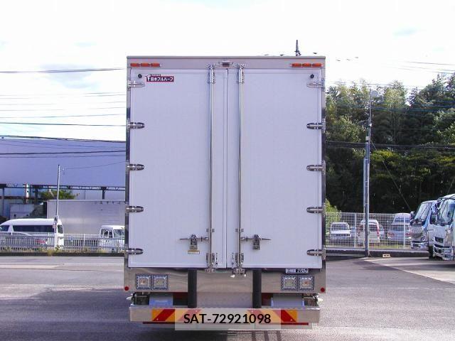 Mitsubishi FIGHTER 2024-10 1402380-4