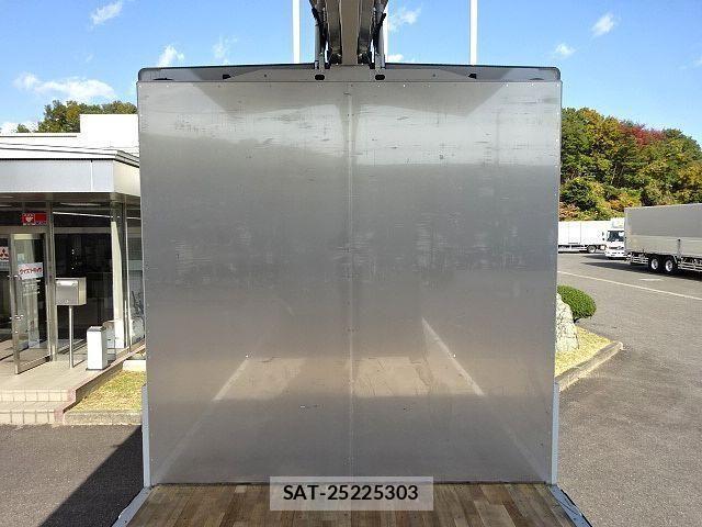 Mitsubishi FIGHTER 2024-10 1426116-17