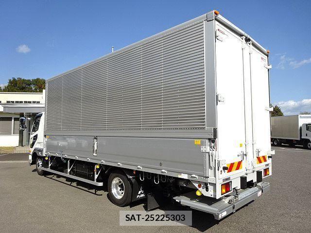 Mitsubishi FIGHTER 2024-10 1426116-5