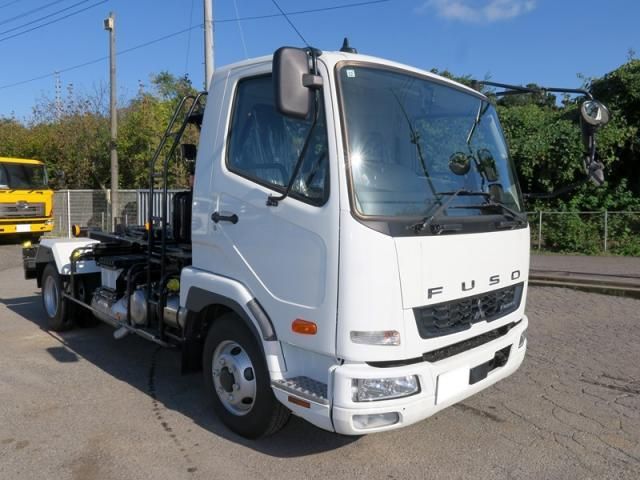 Mitsubishi FIGHTER 2024-12 1464927-0