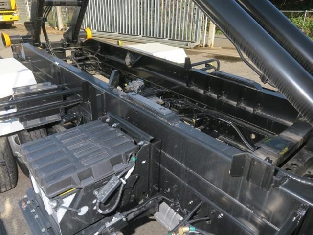 Mitsubishi FIGHTER 2024-12 1464927-9