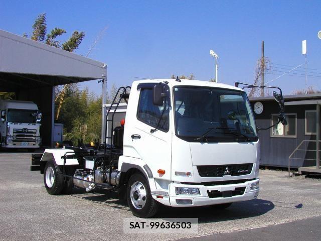 Mitsubishi FIGHTER 2024-11 792893-0