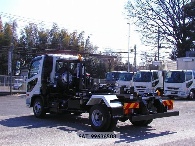 Mitsubishi FIGHTER 2024-11 792893-2