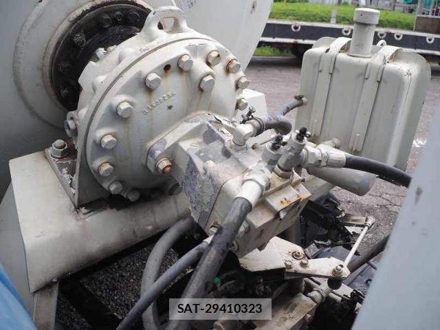 Mitsubishi FIGHTER 2015-02 1210701-14