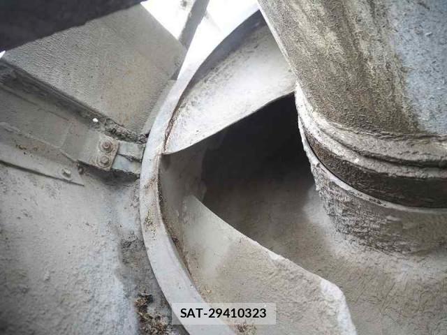 Mitsubishi FIGHTER 2015-02 1210701-24