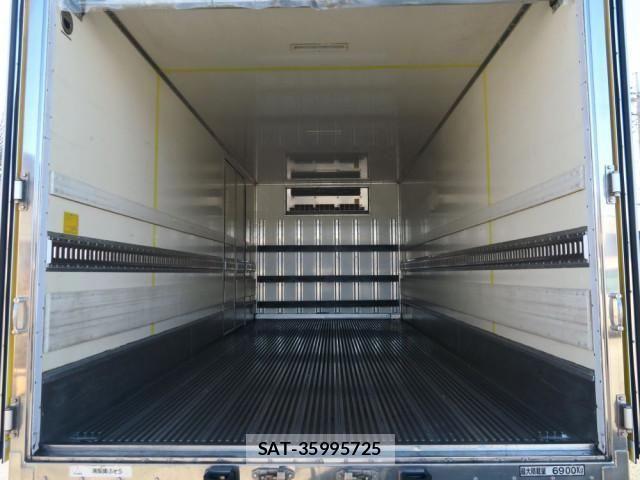 Mitsubishi FIGHTER 2015-07 695653-7