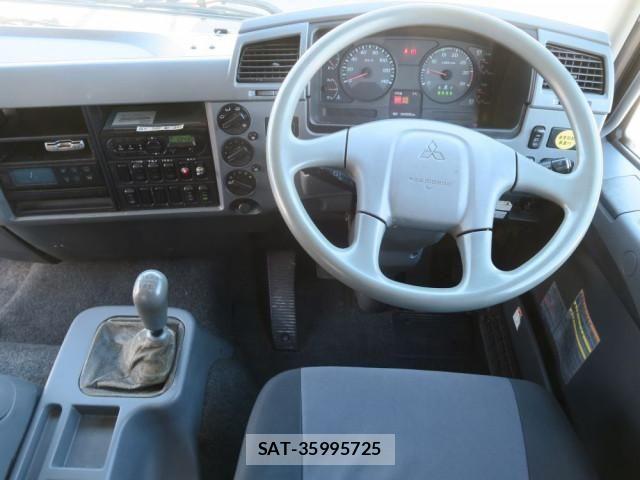 Mitsubishi FIGHTER 2015-07 695653-12