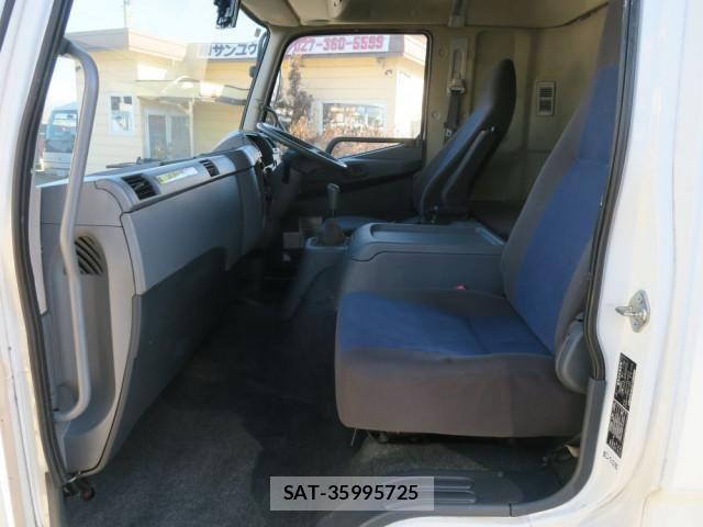 Mitsubishi FIGHTER 2015-07 695653-13