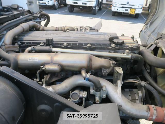 Mitsubishi FIGHTER 2015-07 695653-14