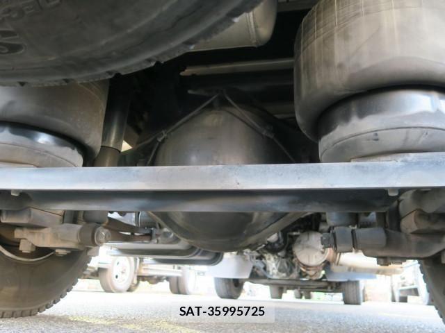 Mitsubishi FIGHTER 2015-07 695653-15