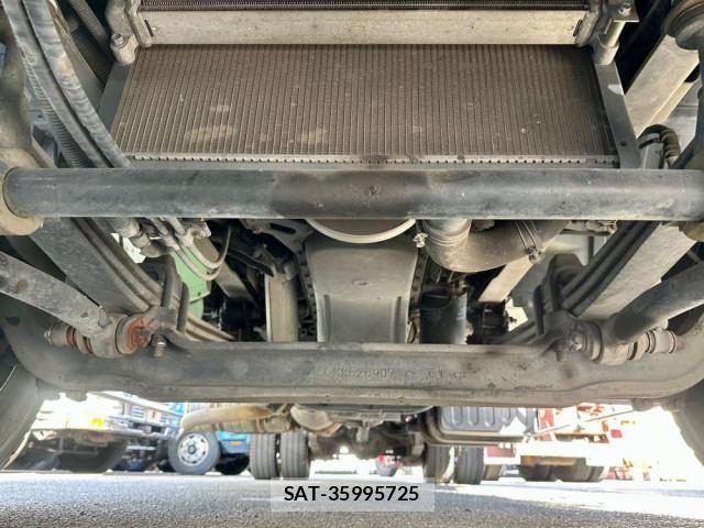Mitsubishi FIGHTER 2015-07 695653-16