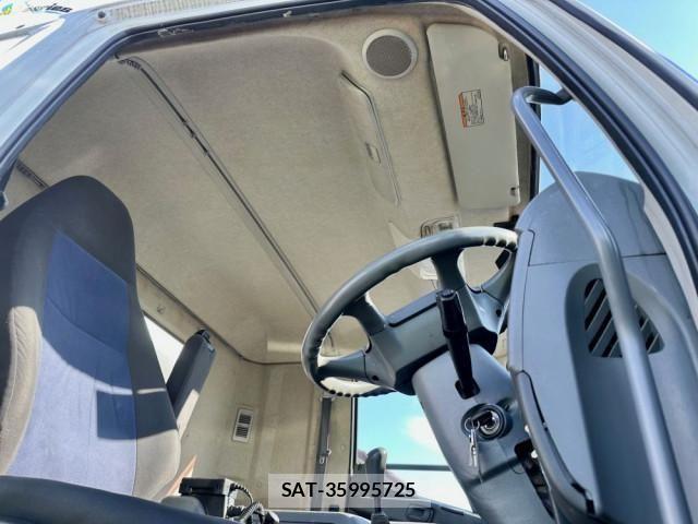 Mitsubishi FIGHTER 2015-07 695653-26