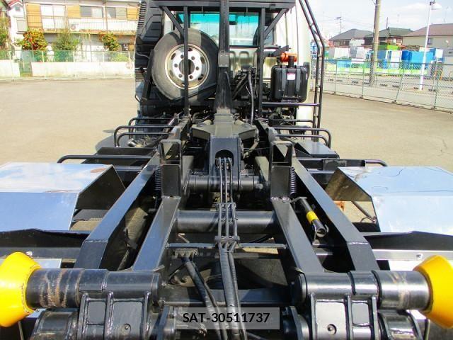 Mitsubishi FIGHTER 2024-03 535387-4
