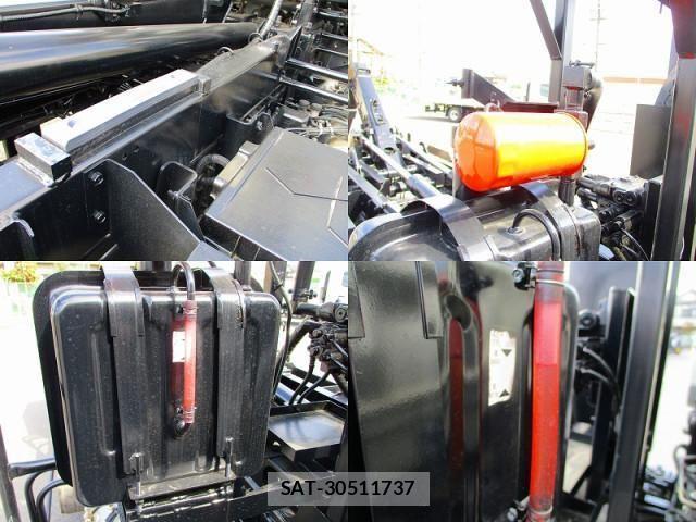 Mitsubishi FIGHTER 2024-03 535387-5