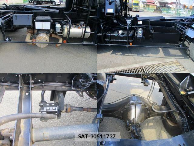 Mitsubishi FIGHTER 2024-03 535387-15