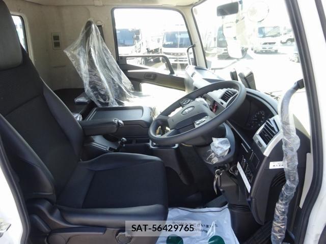 Mitsubishi FIGHTER 2022-08 535598-7