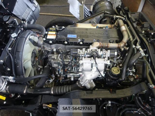 Mitsubishi FIGHTER 2022-08 535598-10