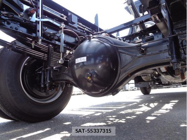 Mitsubishi FIGHTER 2024-10 695610-9