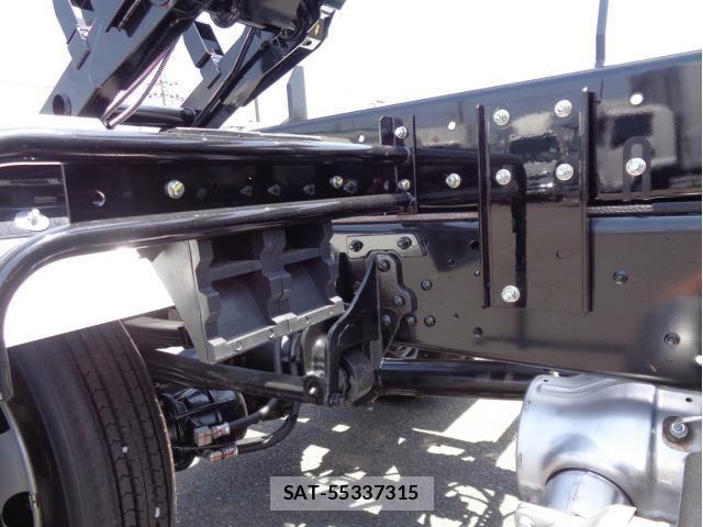 Mitsubishi FIGHTER 2024-10 695610-10