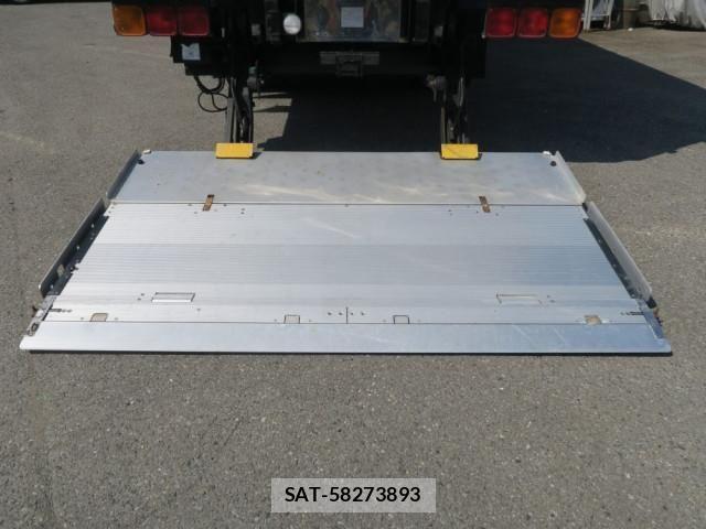 Mitsubishi FIGHTER 2023-12 535369-9