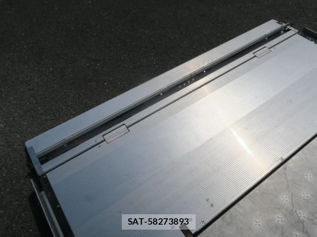 Mitsubishi FIGHTER 2023-12 535369-10