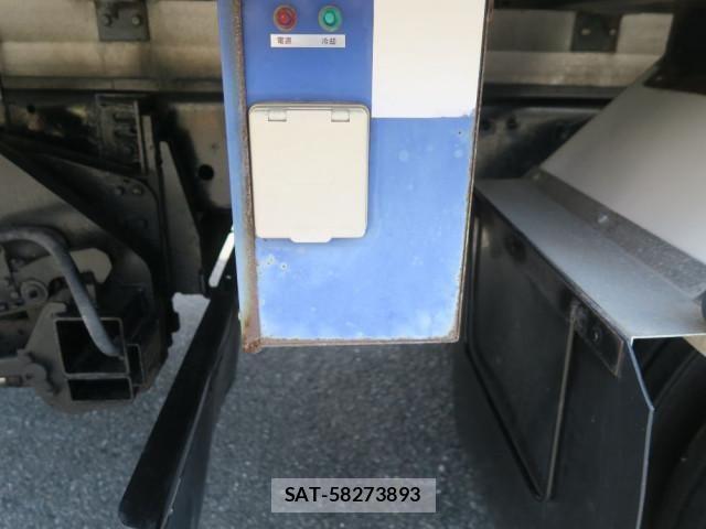 Mitsubishi FIGHTER 2023-12 535369-17