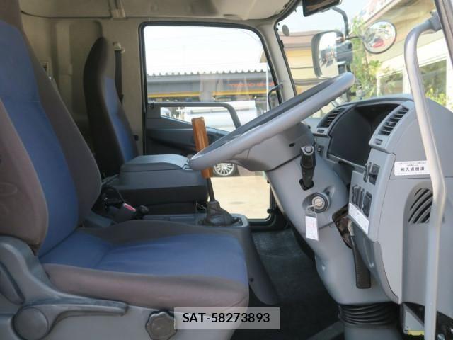 Mitsubishi FIGHTER 2023-12 535369-27