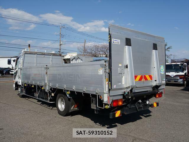 Mitsubishi FIGHTER 2024-04 535480-2