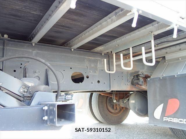 Mitsubishi FIGHTER 2024-04 535480-7