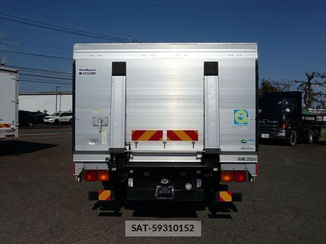 Mitsubishi FIGHTER 2024-04 535480-9