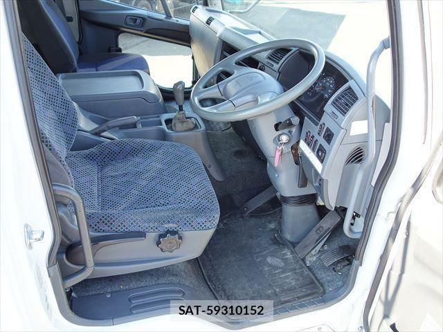 Mitsubishi FIGHTER 2024-04 535480-16