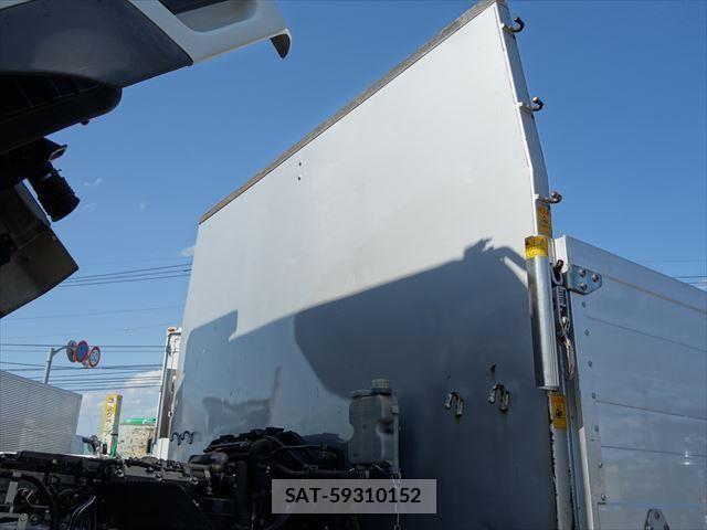 Mitsubishi FIGHTER 2024-04 535480-27