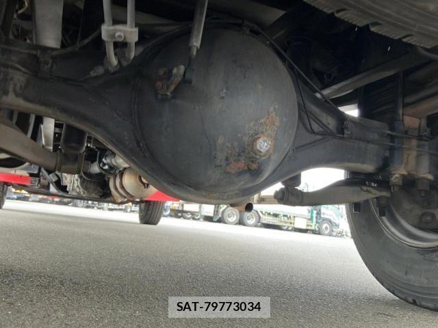 Mitsubishi FIGHTER 2010-09 1160197-14