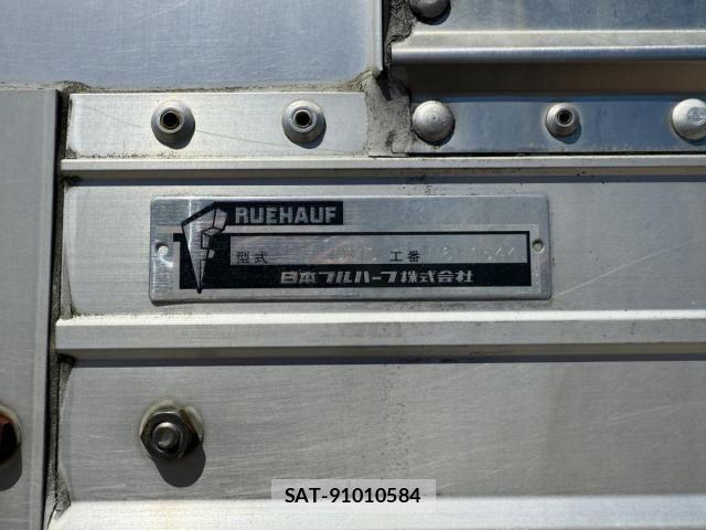 Mitsubishi FIGHTER 2011-08 1082335-26