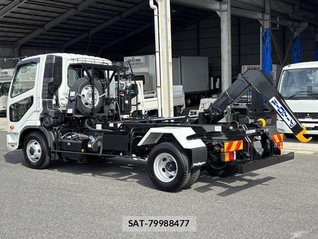 Mitsubishi FIGHTER 2024-10 1082327-7