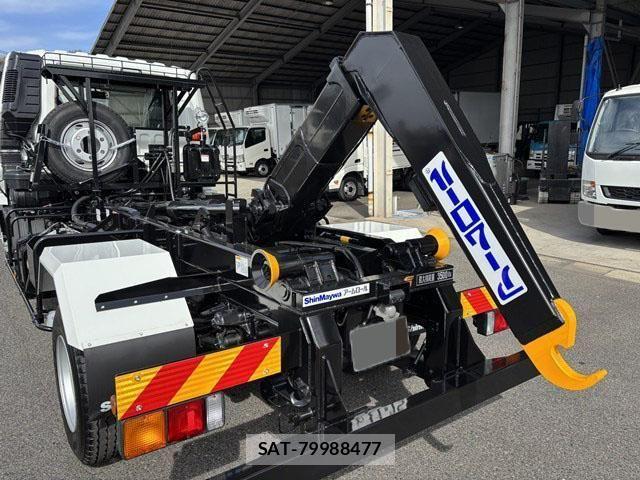 Mitsubishi FIGHTER 2024-10 1082327-9