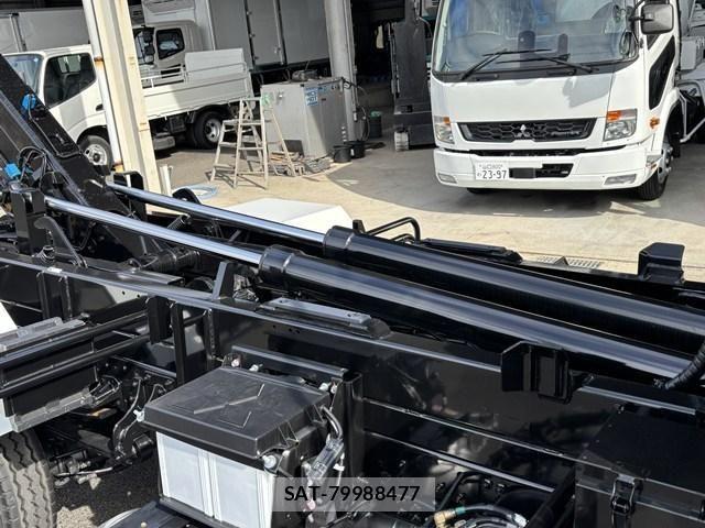 Mitsubishi FIGHTER 2024-10 1082327-18