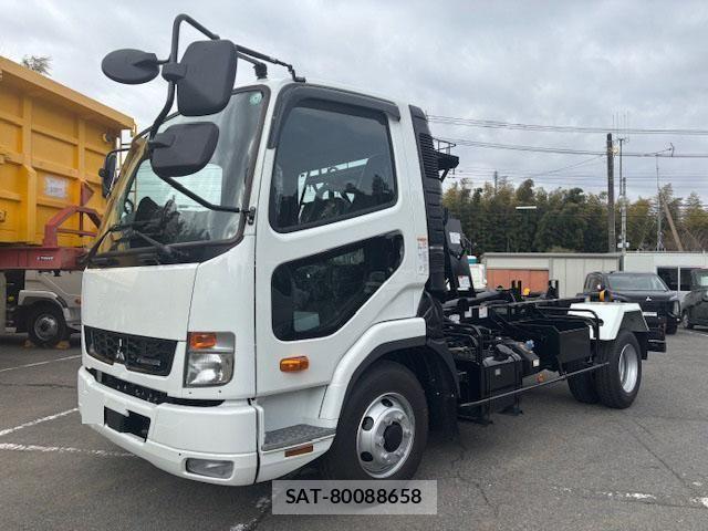 Mitsubishi FIGHTER 2024-10 1082329-3