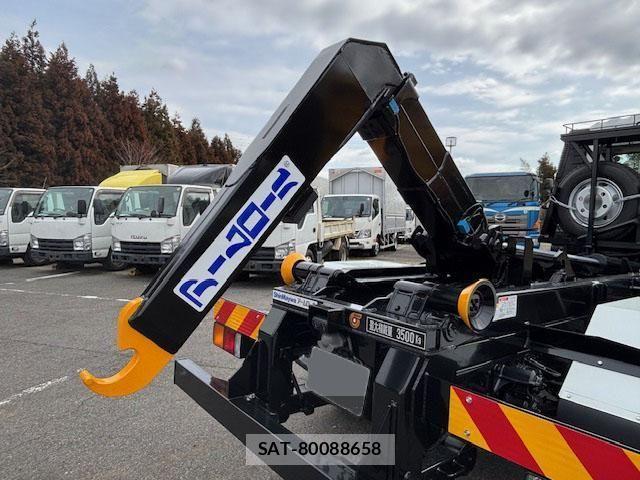 Mitsubishi FIGHTER 2024-10 1082329-12