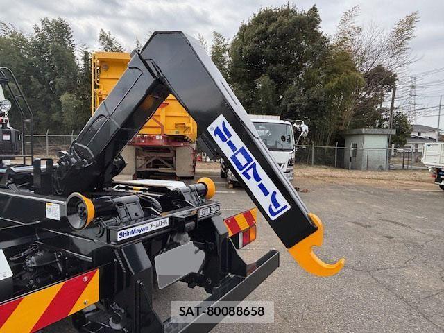 Mitsubishi FIGHTER 2024-10 1082329-13