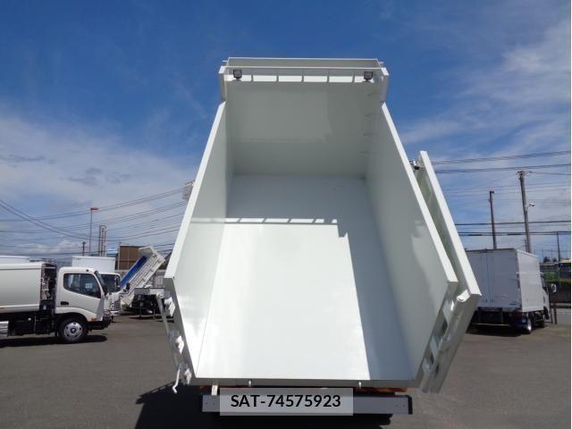 Mitsubishi FIGHTER 2024-08 1172419-5